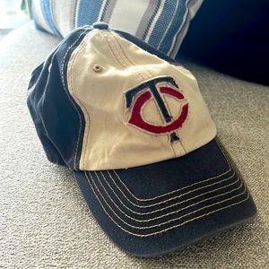New without Tags 47 Brand MLB Minnesota Twins Franchise Baseball Cap Medium
